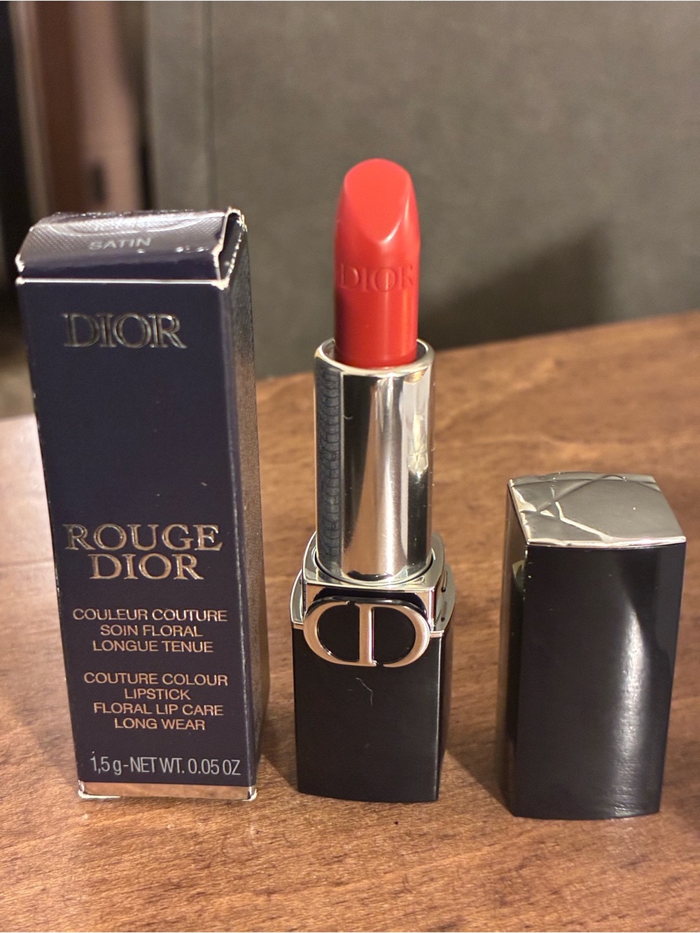 Rouge Dior
Couture Hydrating & Long-lasting lipstick 720 Icone Satin 1.5gms